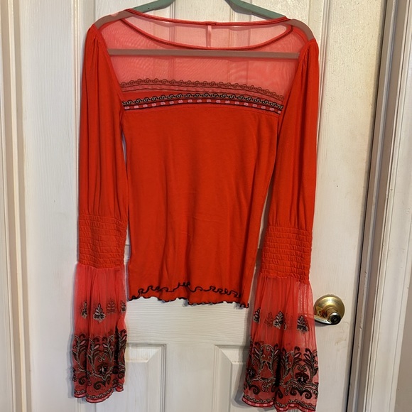 Free People XS Top  Stunning Orange w/ Bell sleeves. - Picture 5 of 5